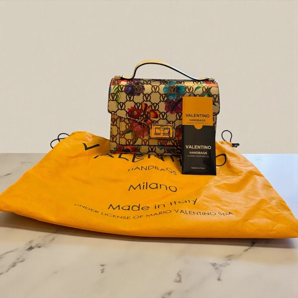 Valentino by Mario Valentino Bag (not Valentino Garavani) - Picture 10 of 10